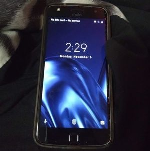 Moto Z Play Droid w/ clear case & charger